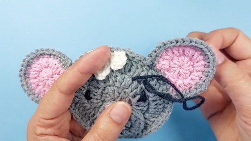 How To Crochet Mouse Granny Square 4