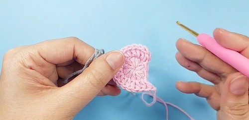 How To Crochet Mouse Granny Square 2