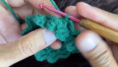 Crochet Wreath Ornament 2