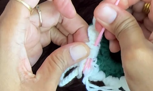 Crochet Wreath Ornament 3