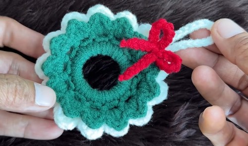 Crochet Wreath Ornament 5
