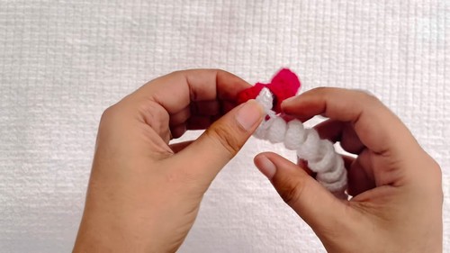Crochet Christmas Candy Cane Ornament 2
