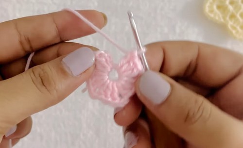 Crochet Granny Star Christmas Ornament 1