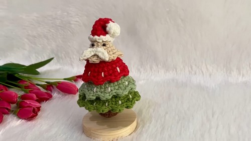 Crochet Mini Christmas Tree Keychain Pattern 3