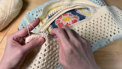 Unique Easy Crochet Granny Square Bag 5