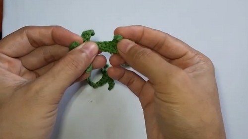 Crochet Frog Keychain 3