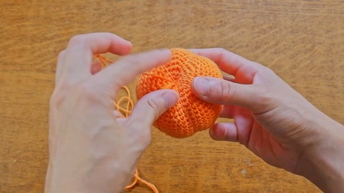 Crochet Easy Pumpkin 3