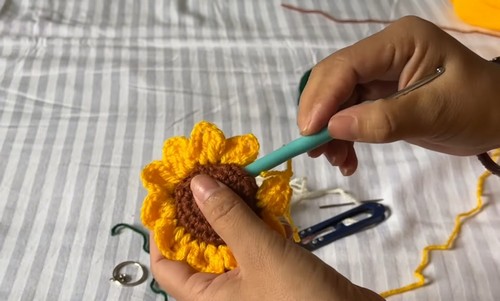 Crochet Sunflower Keychain 2