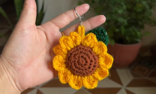 Crochet Sunflower Keychain 4
