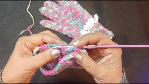 Crochet Easy Gloves 2