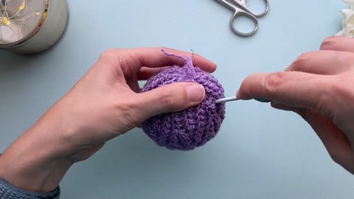 Crochet Brioche Ornament 3