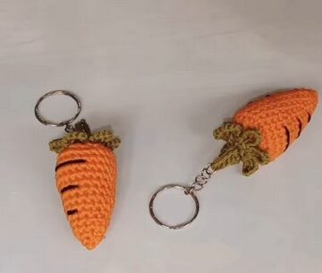 Crochet Carrot Keychain 4