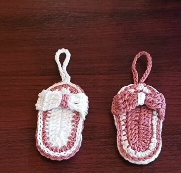 Crochet Slipper Keychain 4