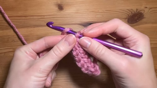 COLOUR BLOCK CROCHET SWEATER TUTORIAL - QUICK CHUNKY CROCHET SWEATER (BEGINNER FRIENDLY) 3-21 screenshot