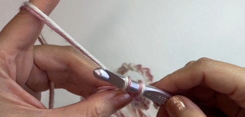 Easy Crochet Neck Warmer - Very easy for Beginners - How to crochet 2-19 screenshot