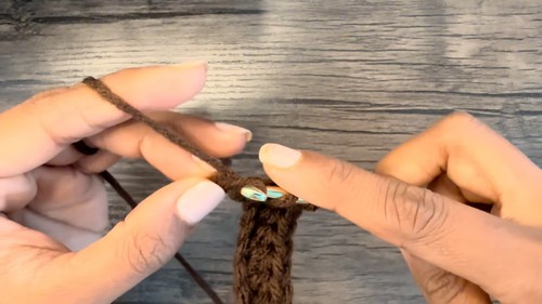 Easy Crochet V-Neck Sweater Vest Tutorial _ DIY 2-12 screenshot