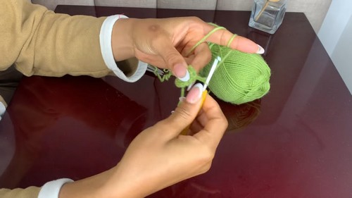 Easy Ruffle Hat Tutorial for Beginners _ Fast, Step-by-Step DIY 2-46 screenshot