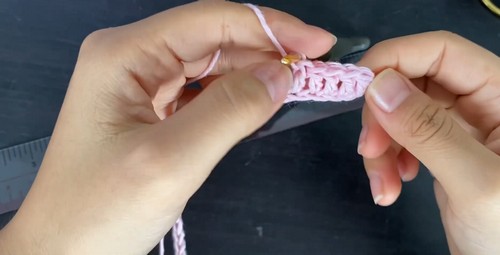 Off shoulder crochet 1