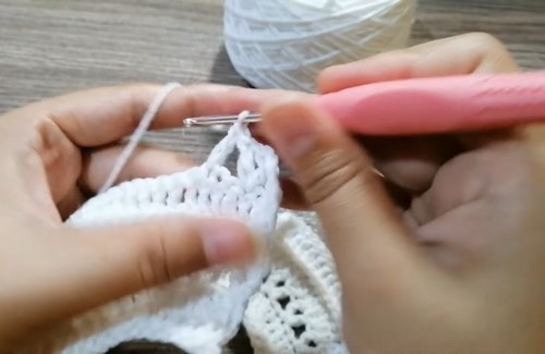 How To crochet Collar With Shell And Mesh design Free Easy Pattern 2