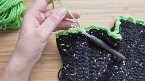 How To crochet Granny Squares top Free EASY Pattern 3