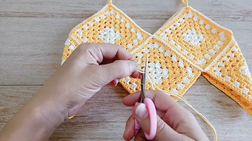 How To crochet Granny Square Crop Top Free EASY Pattern 3